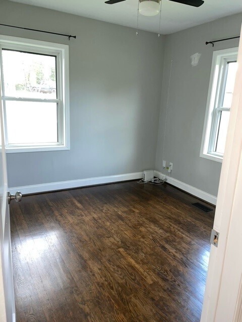 Building Photo - 2520 Brentwood Pl