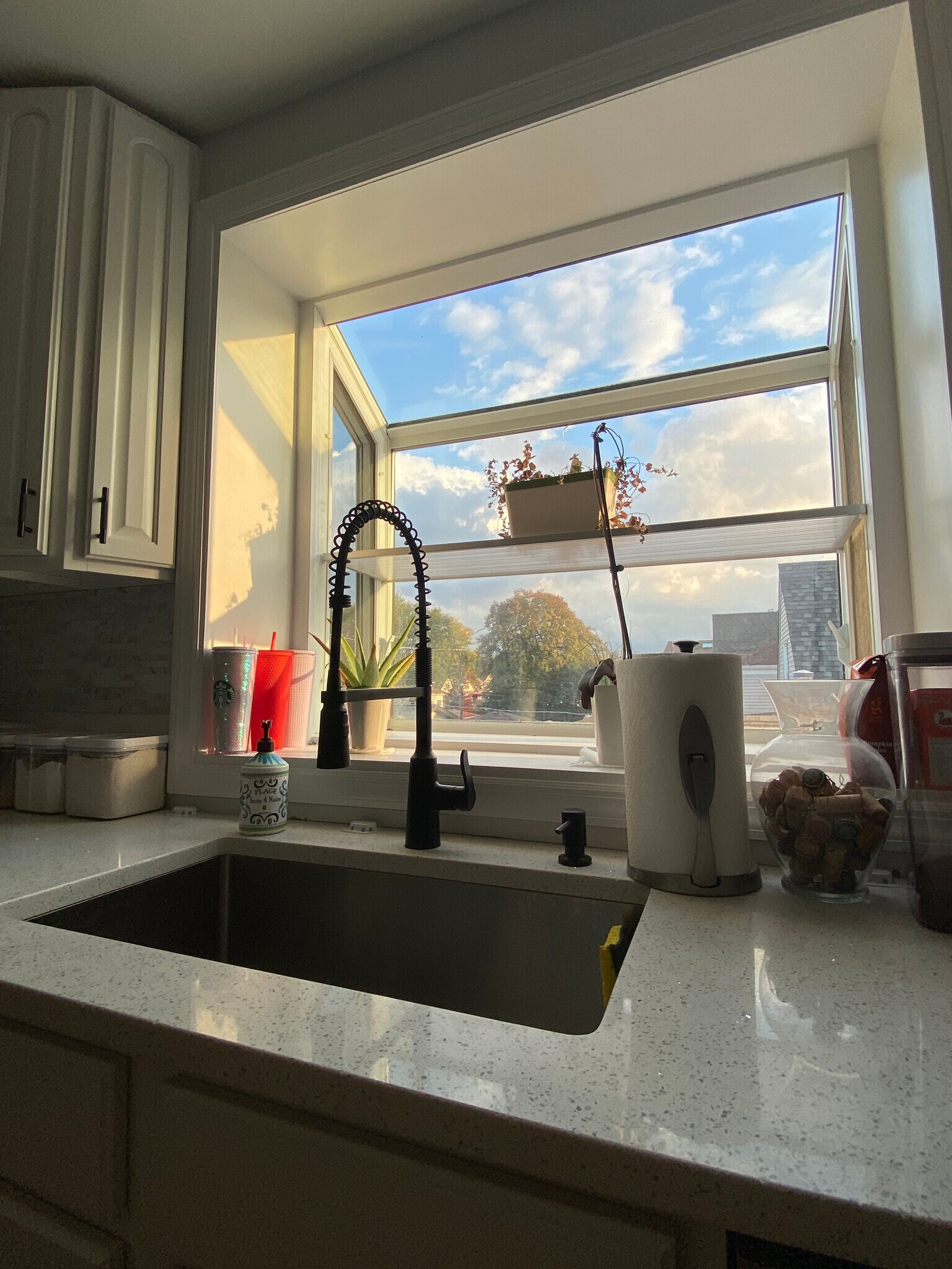 Building Photo - 3719 N Newcastle Ave