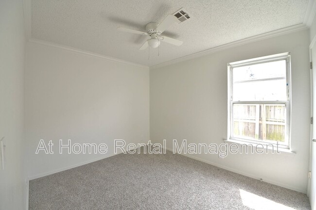 Building Photo - 7114 E 98th St
