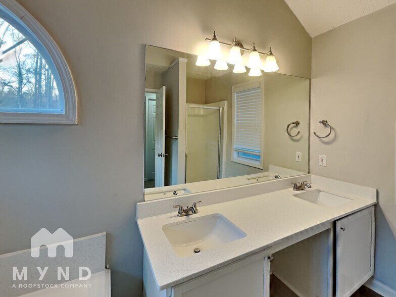 Building Photo - 2587 Riverwood Spring