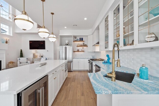 Building Photo - 16 Fosters Point