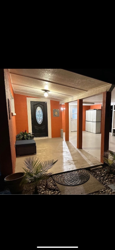 Building Photo - 1203 N Saturn Ave