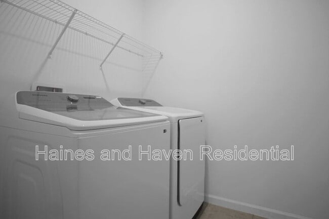 Building Photo - 456 Hennepin Lp