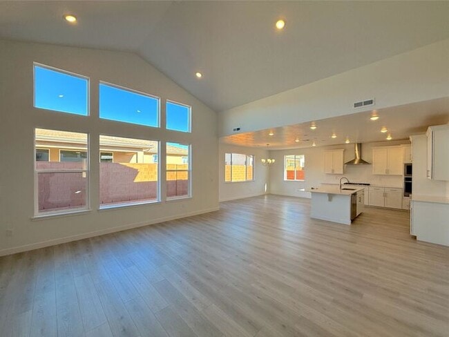 Building Photo - New 3 bed, 2.5 bath with 2 car garage home