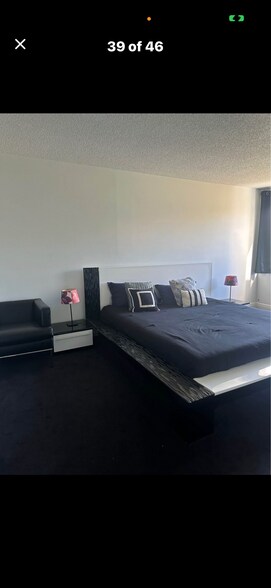 Building Photo - 250 Sunny Isles Blvd