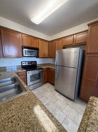 Building Photo - Great 2 bedroom unit upstairs nobody above you!