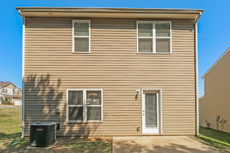 Building Photo - 2541 Meadow Crossing Dr