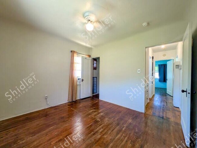 Building Photo - 2 Bedroom 1 Bath and 2 Massive Yard in North San Bernardino