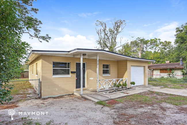 Building Photo - 5705 Perch Dr N