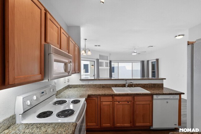 Building Photo - 16616 E Gunsight Dr