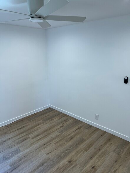 Building Photo - 12660 Oxnard St