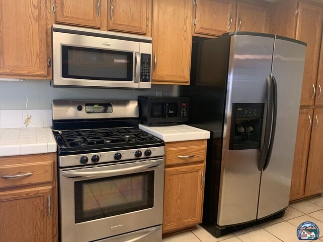 Building Photo - 587 Wild Rose Ln