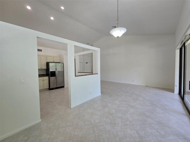 Building Photo - 5800 Coach House Cir