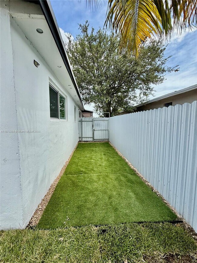 Building Photo - 2885 NW 56th St