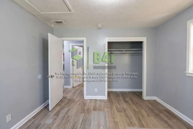 Building Photo - 5421 Susan Ln