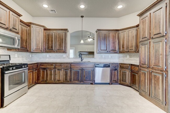 Building Photo - 308 Stoneridge Dr