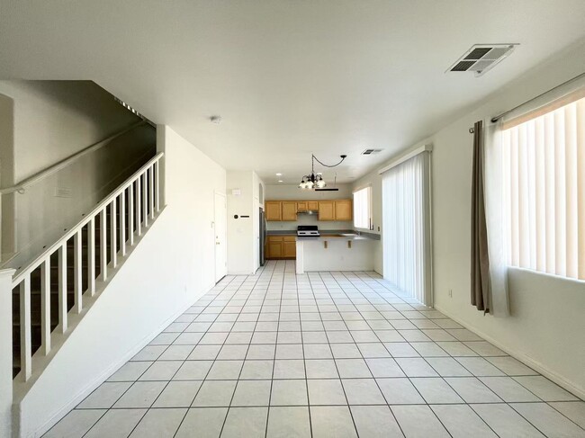 Building Photo - Comfortable  two story single house