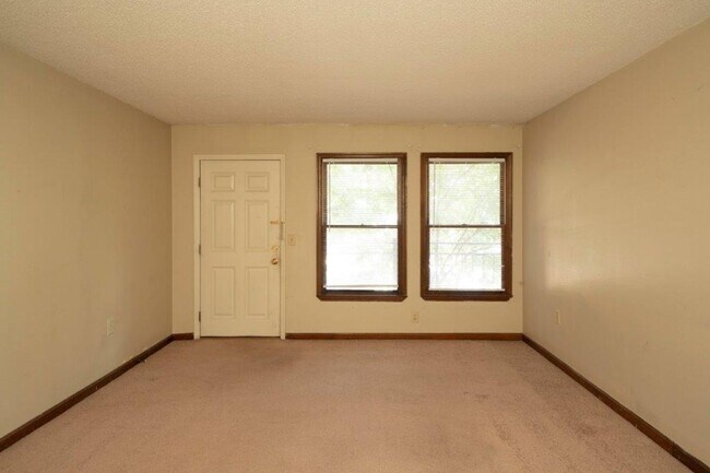 Building Photo - Deerfield Condominiums