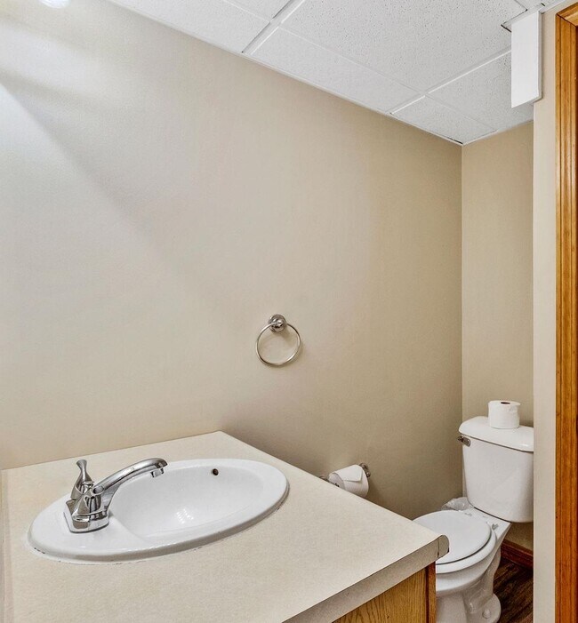 Building Photo - 34 Robin Way