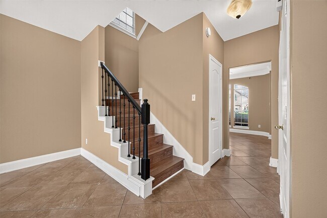 Building Photo - 4011 Alexis Cir