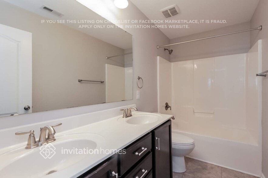 Building Photo - 14736 Glenduff Place