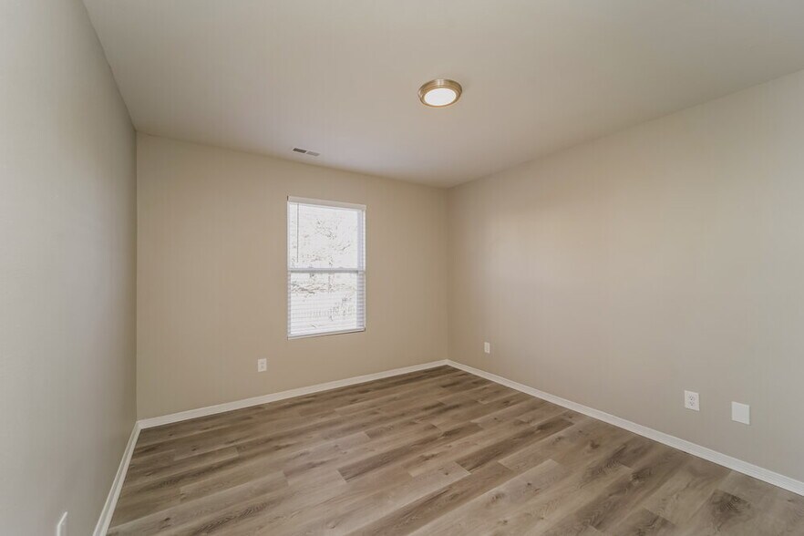 Building Photo - 11022 Dry Stone Dr