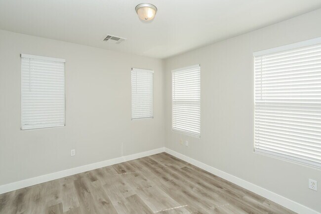 Building Photo - 9481 Havasu Canyon Ave