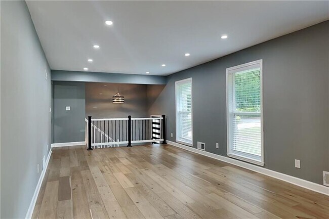 Building Photo - 3832 Meadow Ln