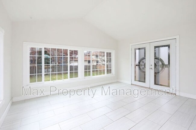 Building Photo - 1040 39th St