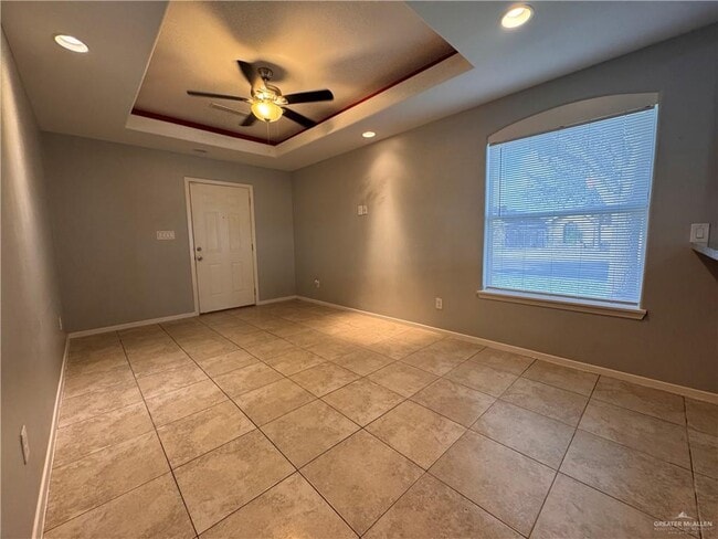 Building Photo - 28 W Sarah Evans St