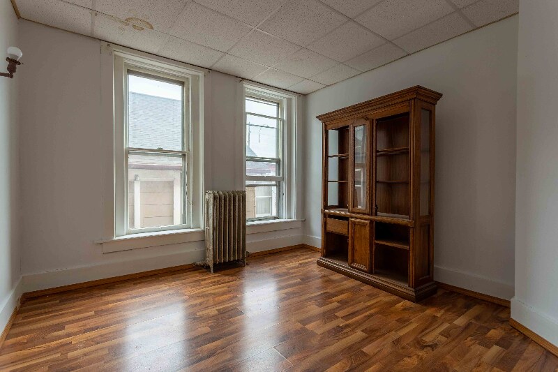 Building Photo - 1660 Iowa St