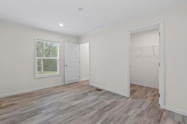 Building Photo - Like New Manufactured Home Available in Hampstead!