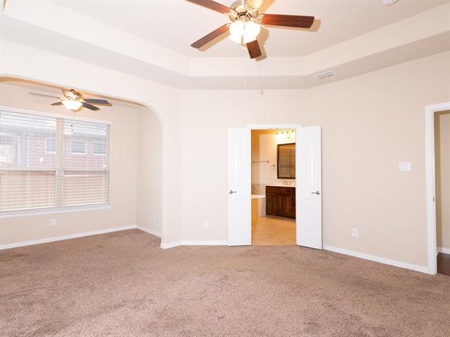 Building Photo - 2943 Ladoga Dr