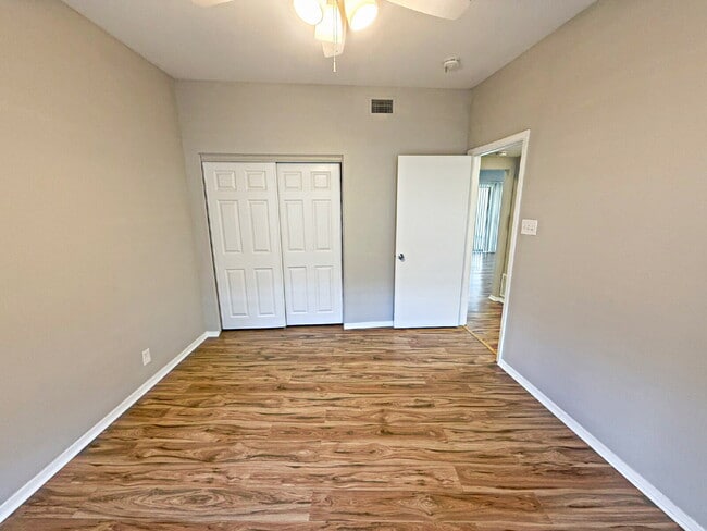 Building Photo - 8642 Fredericksburg Rd