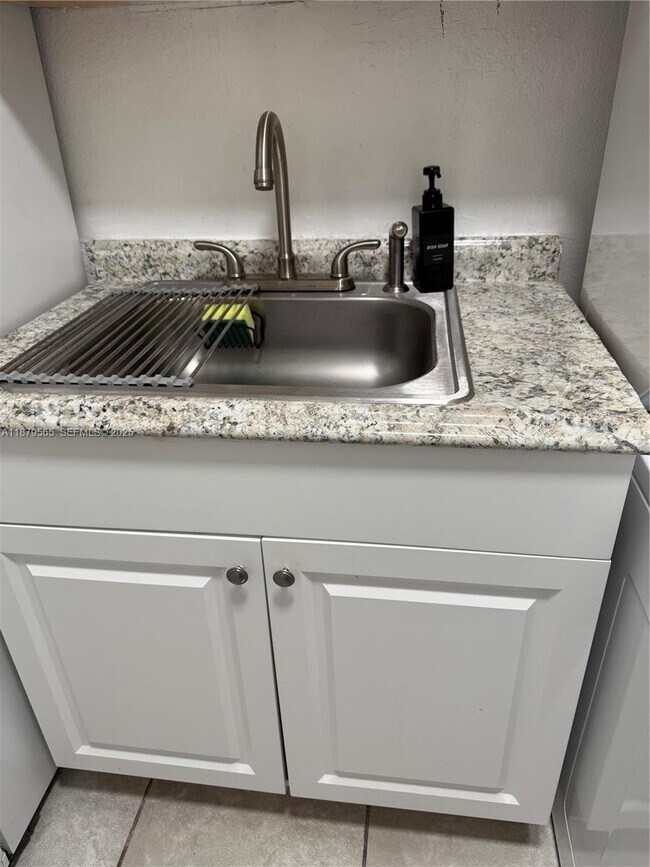 Building Photo - 27 NW 44th St