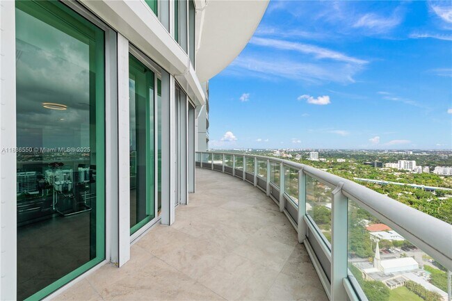 Building Photo - 1643 Brickell Ave