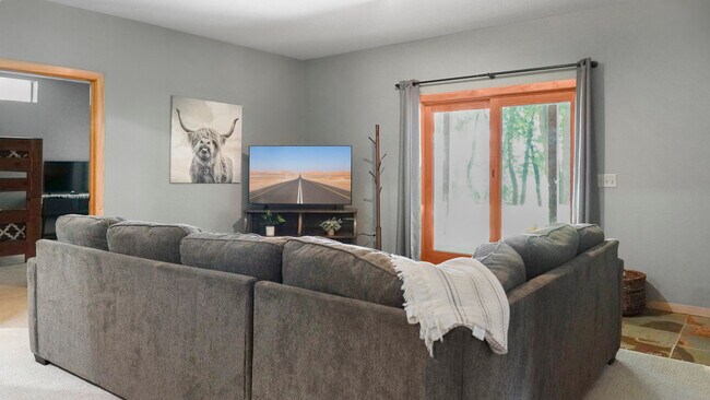 Building Photo - 15955 Bayview Dr NE