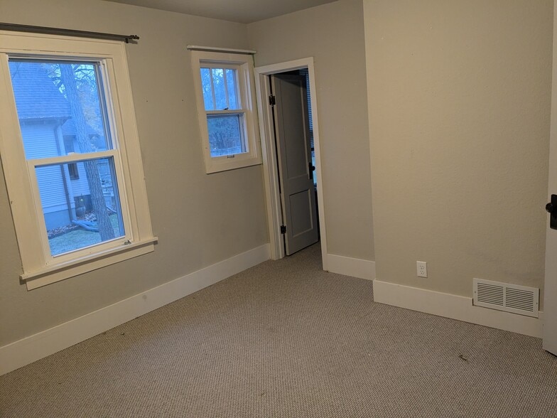 Main floor bedroom - 1102 Kenwood St
