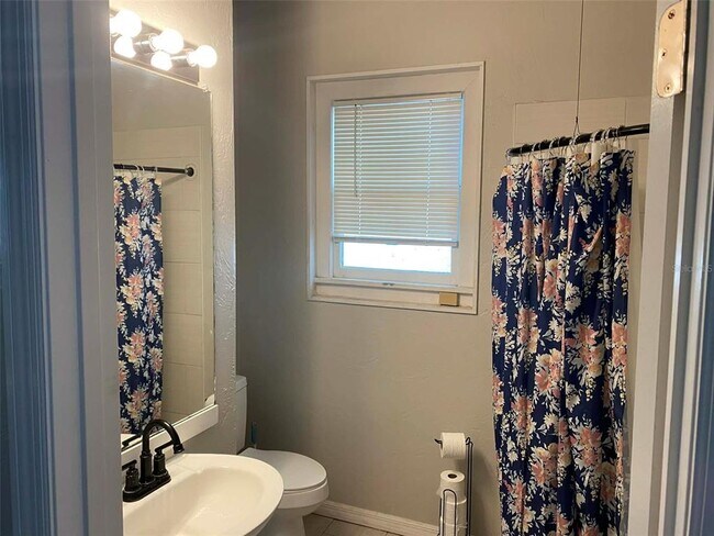 Building Photo - 4325 US-17