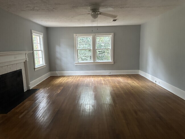 Building Photo - 129 Cox Cir