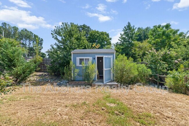 Building Photo - 404 Avery Glenn Way