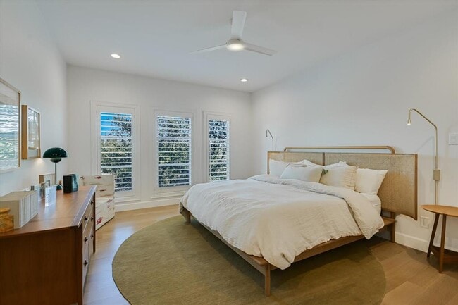 Building Photo - 5101 Cuesta Verde