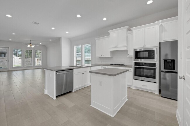 Building Photo - 15835 Bird of Paradise Dr