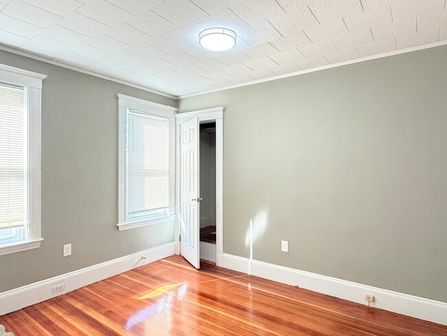 Building Photo - 21 High St