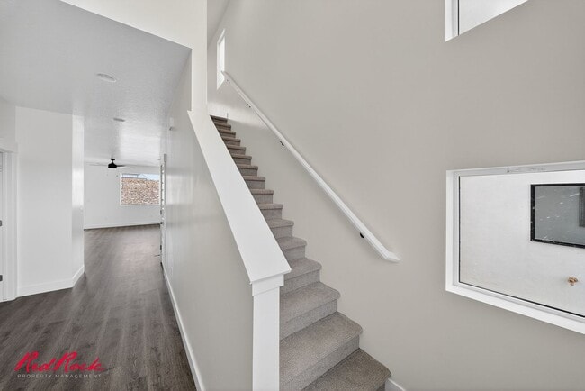 Building Photo - Stunning 4 Bedroom Home in Beautiful Desert Terrace Community