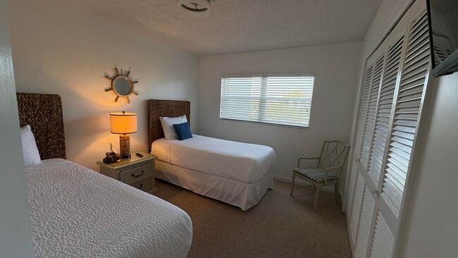 Building Photo - 909 Santa Rosa Blvd