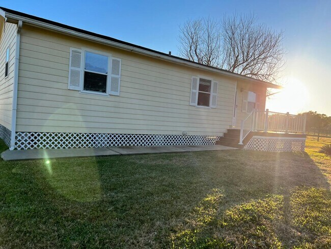 Building Photo - 4318 E Fm 1462