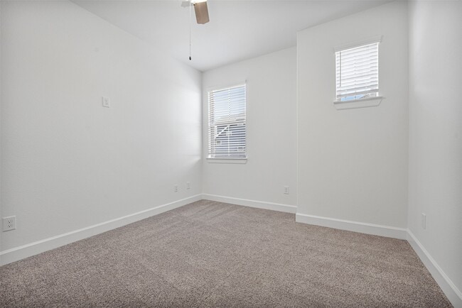 Building Photo - 11926 Briarwood Hill Way