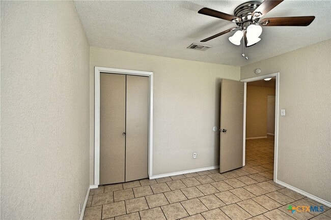 Building Photo - 525 Buttercup Ln