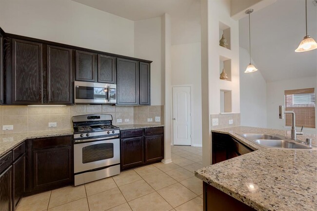 Building Photo - 2403 Snowy Egret Drive